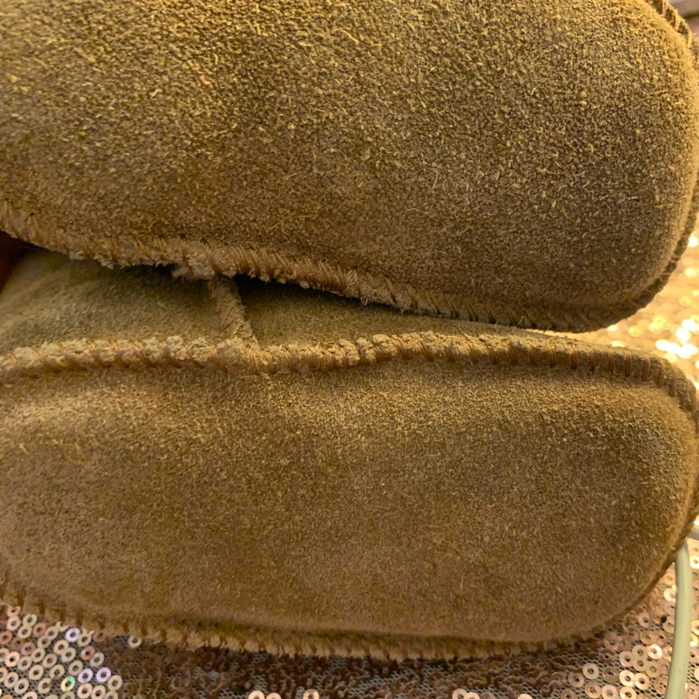 Uggs - Picture 5 of 7